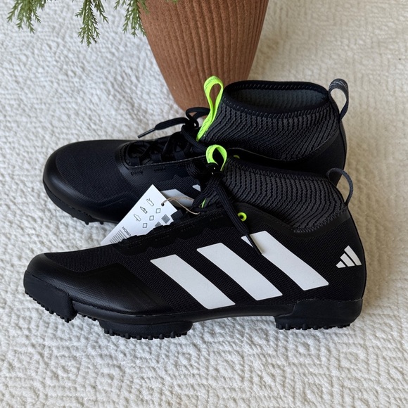 adidas gazelle silver green womens adidas Unisex The Gravel Cycling Shoes, Core Black main image 1